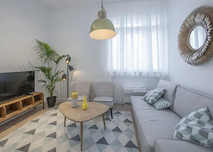 Ah Design Luxury Apartman *