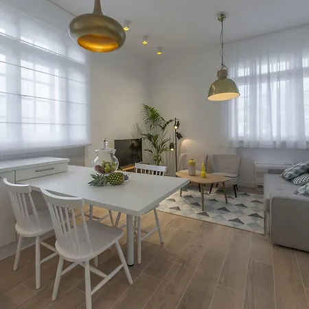 Ah Design Luxury Апартаменты *